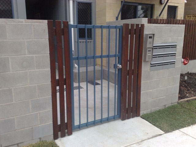 Aluminium Lockable Entry Single Gate