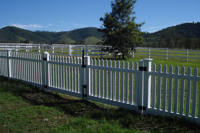 PVC Picket Fence And PVC Gate