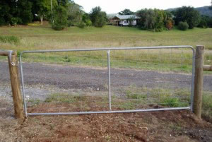Rural Mesh Gate