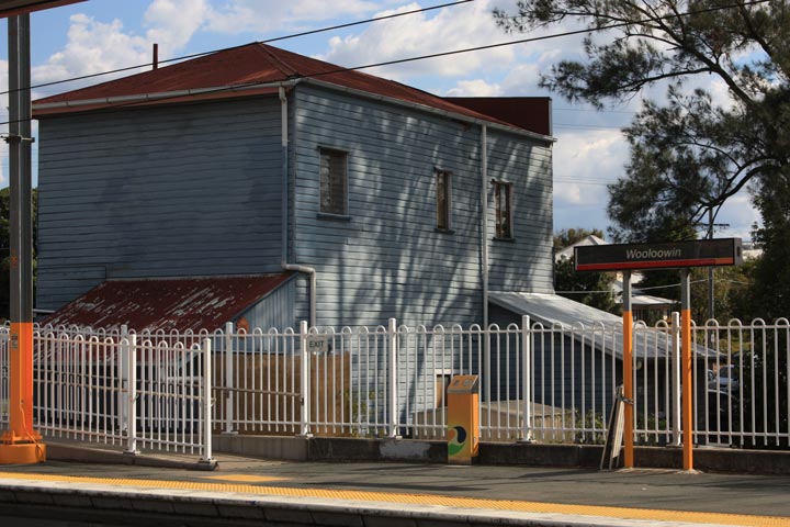 Wooloowin Train Station Fencing