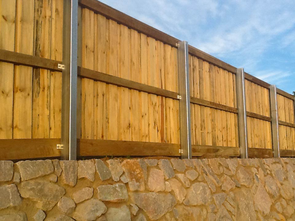 Acoustic fence with 150x100 steel posts