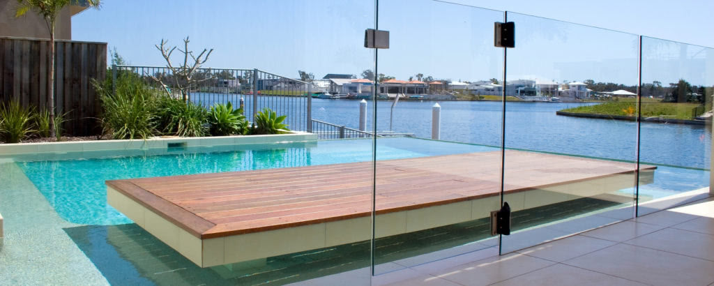 glass pool fence